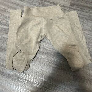 Alphalete aero leggings